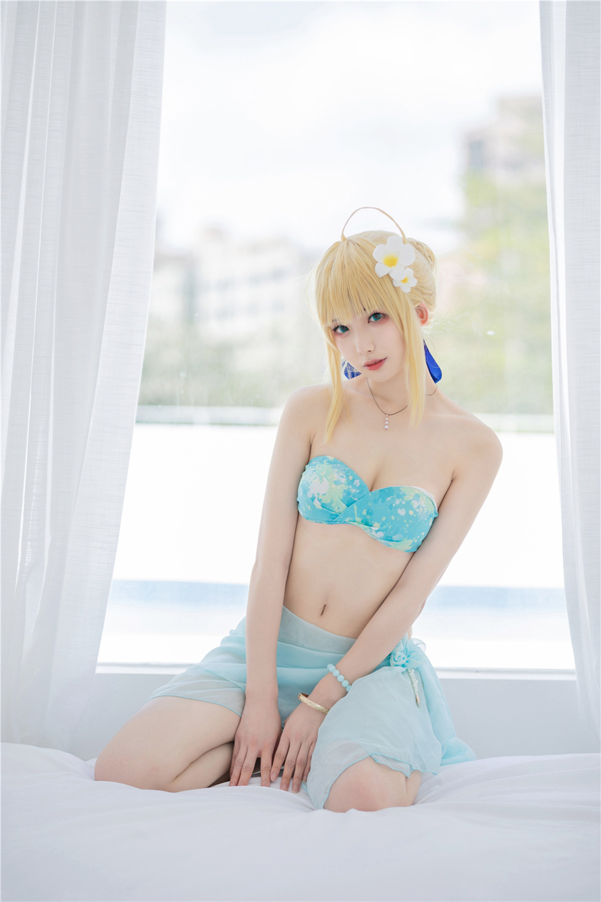 Cosplay 封疆疆v 阿尔托莉雅 潘德拉贡 泳装